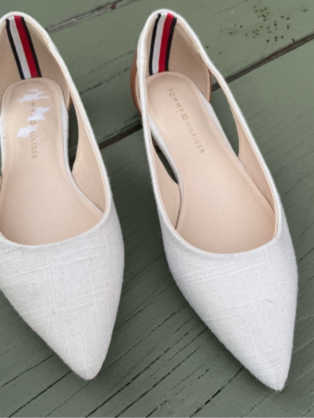 Tommy Hilfiger
Women's Velina Pointed Toe Slingback Flats White Pointed Slingbac
